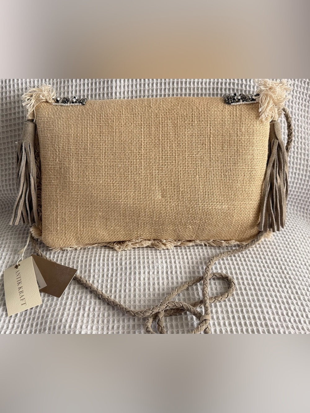 Antik Kraft Clutch is a bohemian-style crossbody bag - Picture 3 of 7